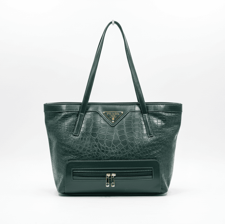 Women's elegant tote bag in textured faux leather with shoulder strap and organized interior