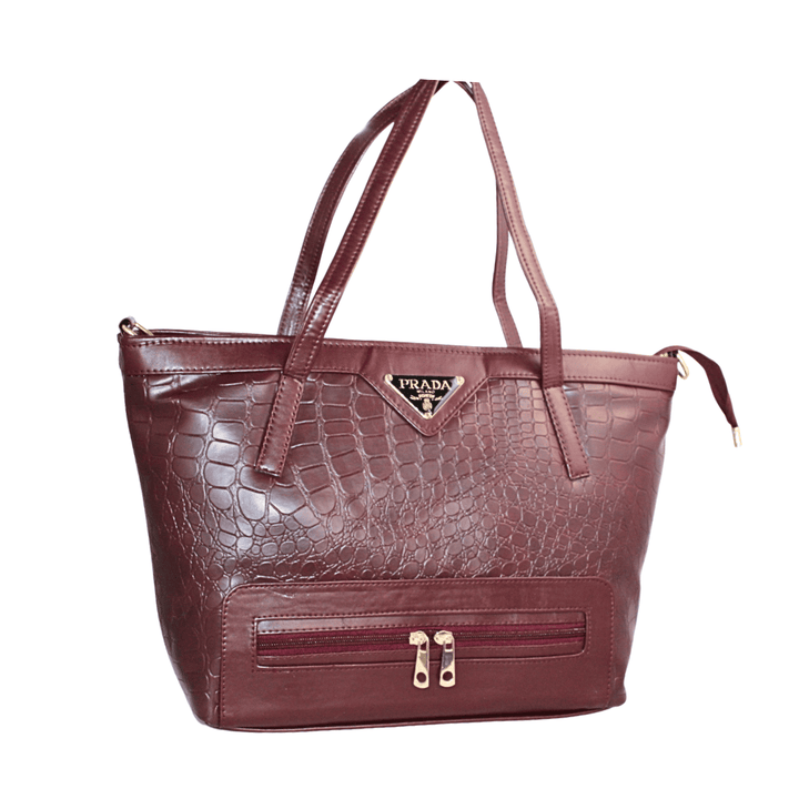 Women's elegant tote bag in textured faux leather with shoulder strap and organized interior